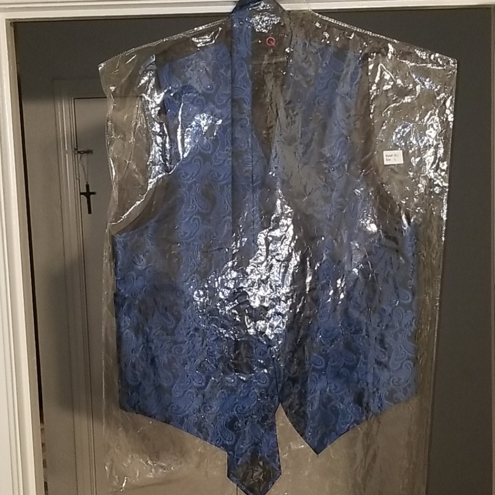 STEVENLAND VEST &TIE SET